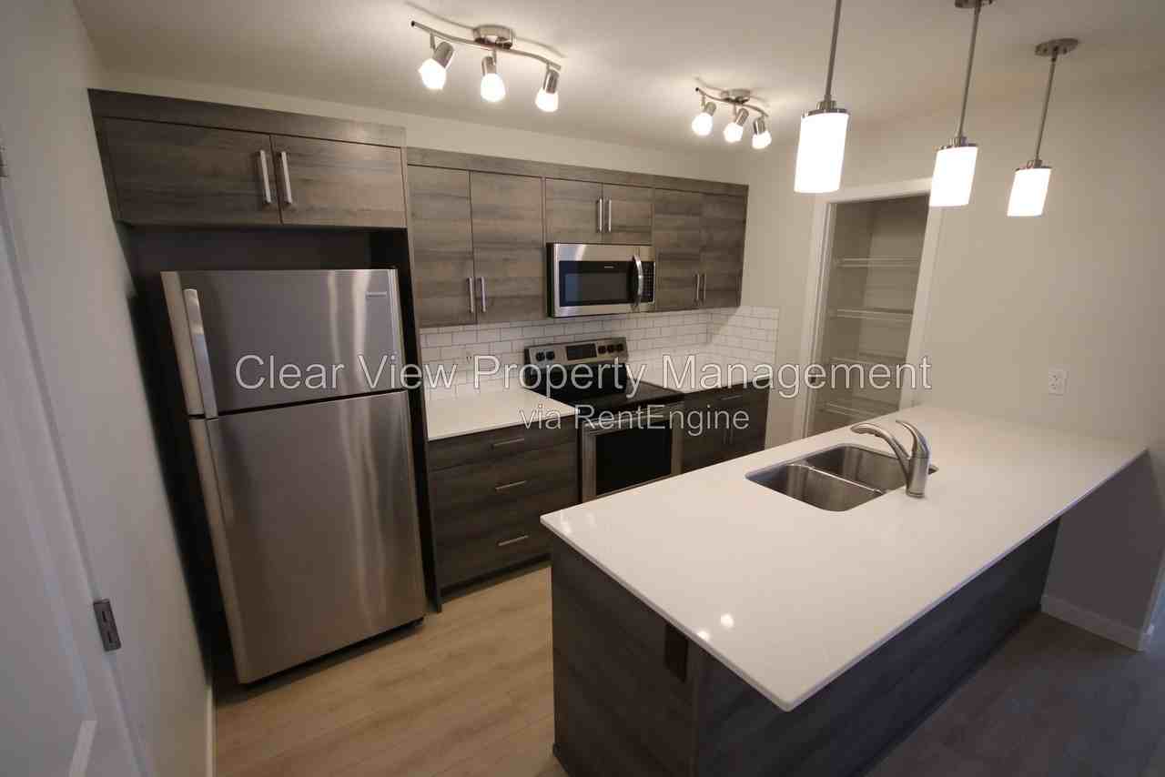 994 41 Ave N - Photo 4 of 13