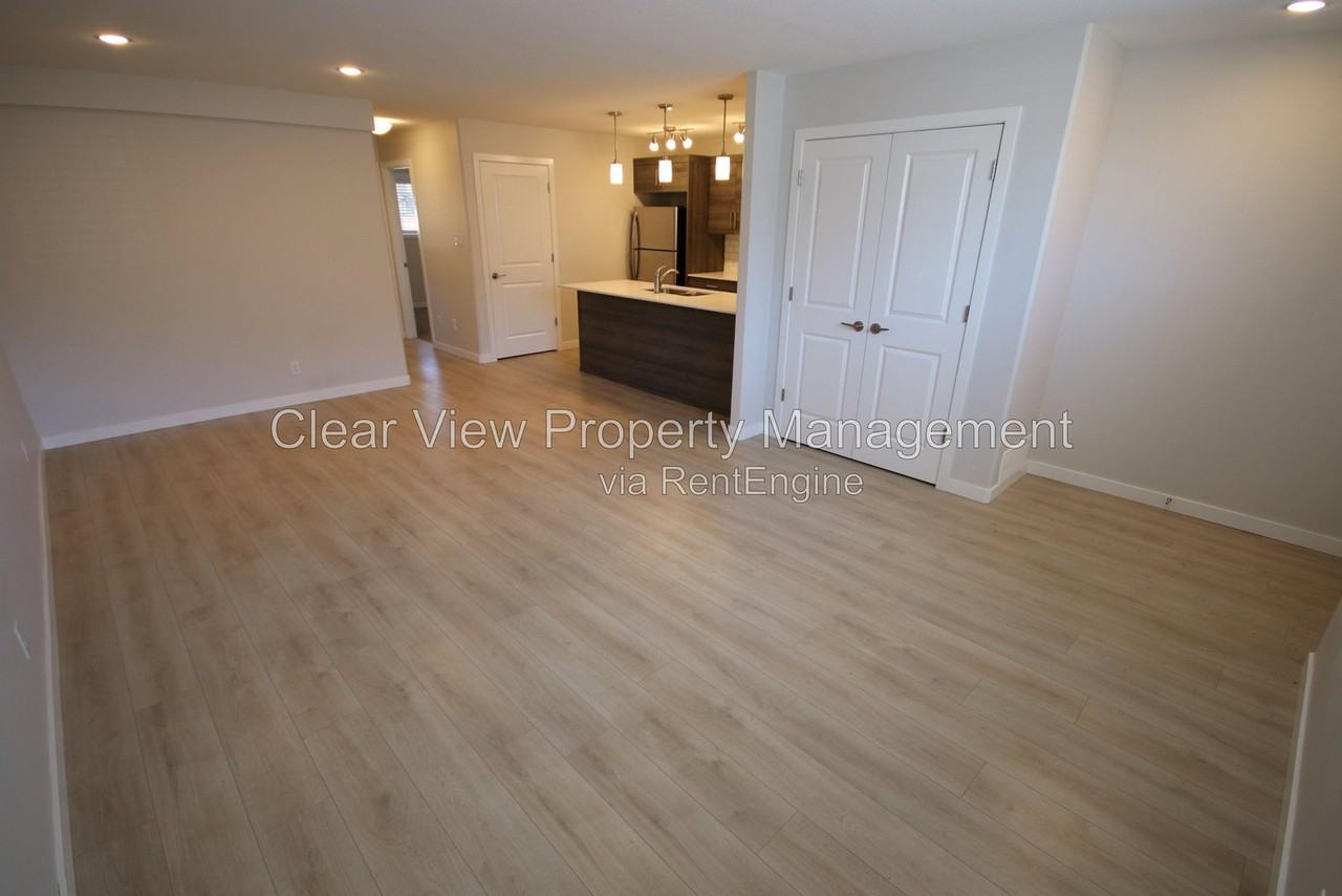 994 41 Ave N - Photo 5 of 13