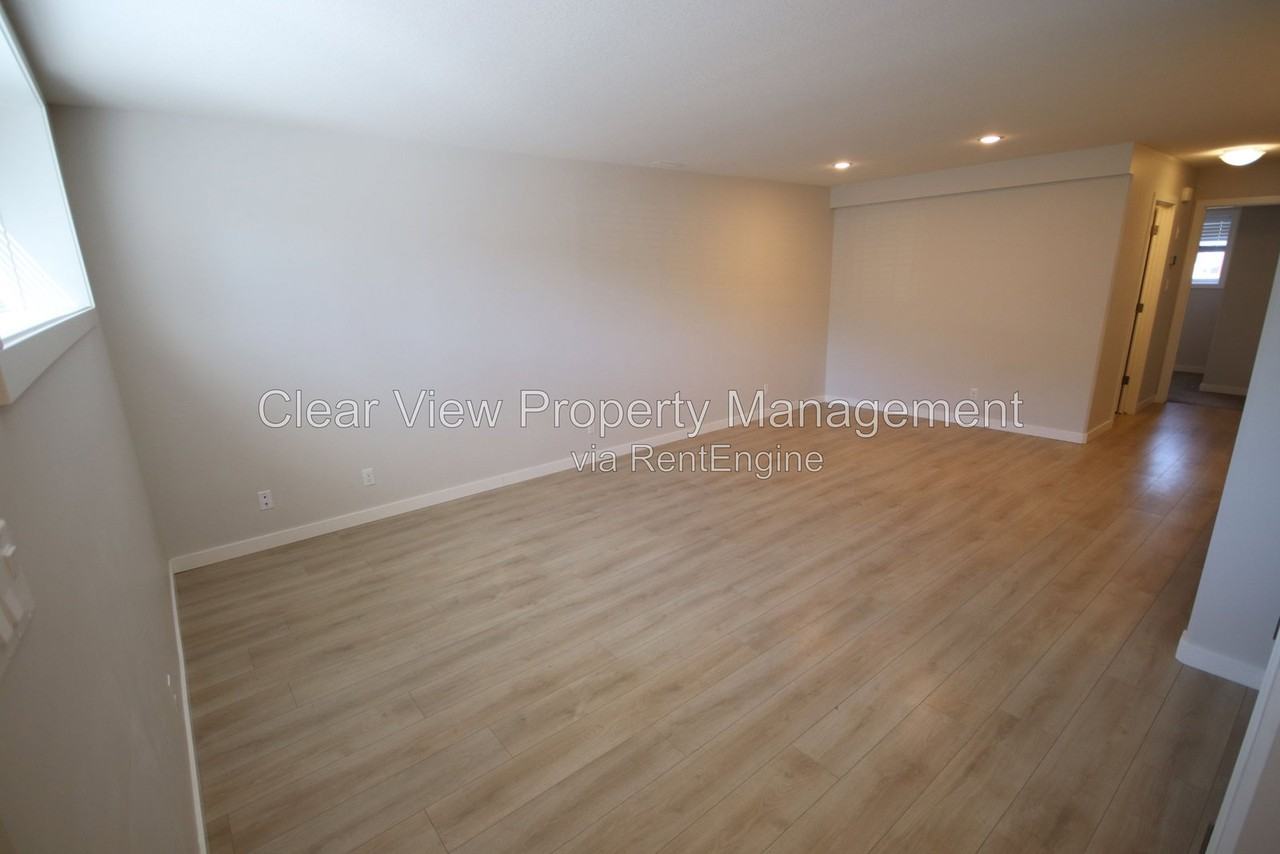 994 41 Ave N - Photo 6 of 13