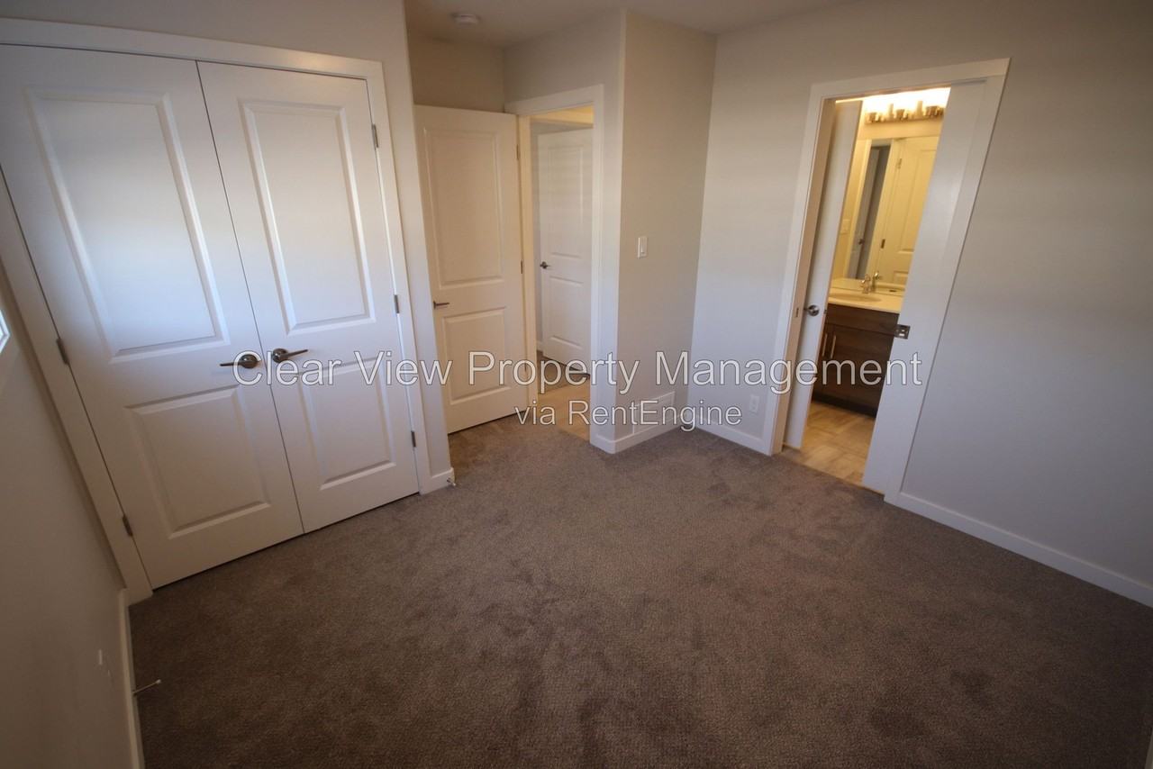 994 41 Ave N - Photo 7 of 13