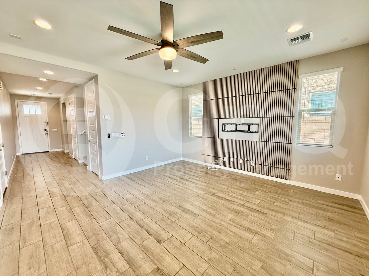 4321 N 94th Dr - Photo 3 of 29