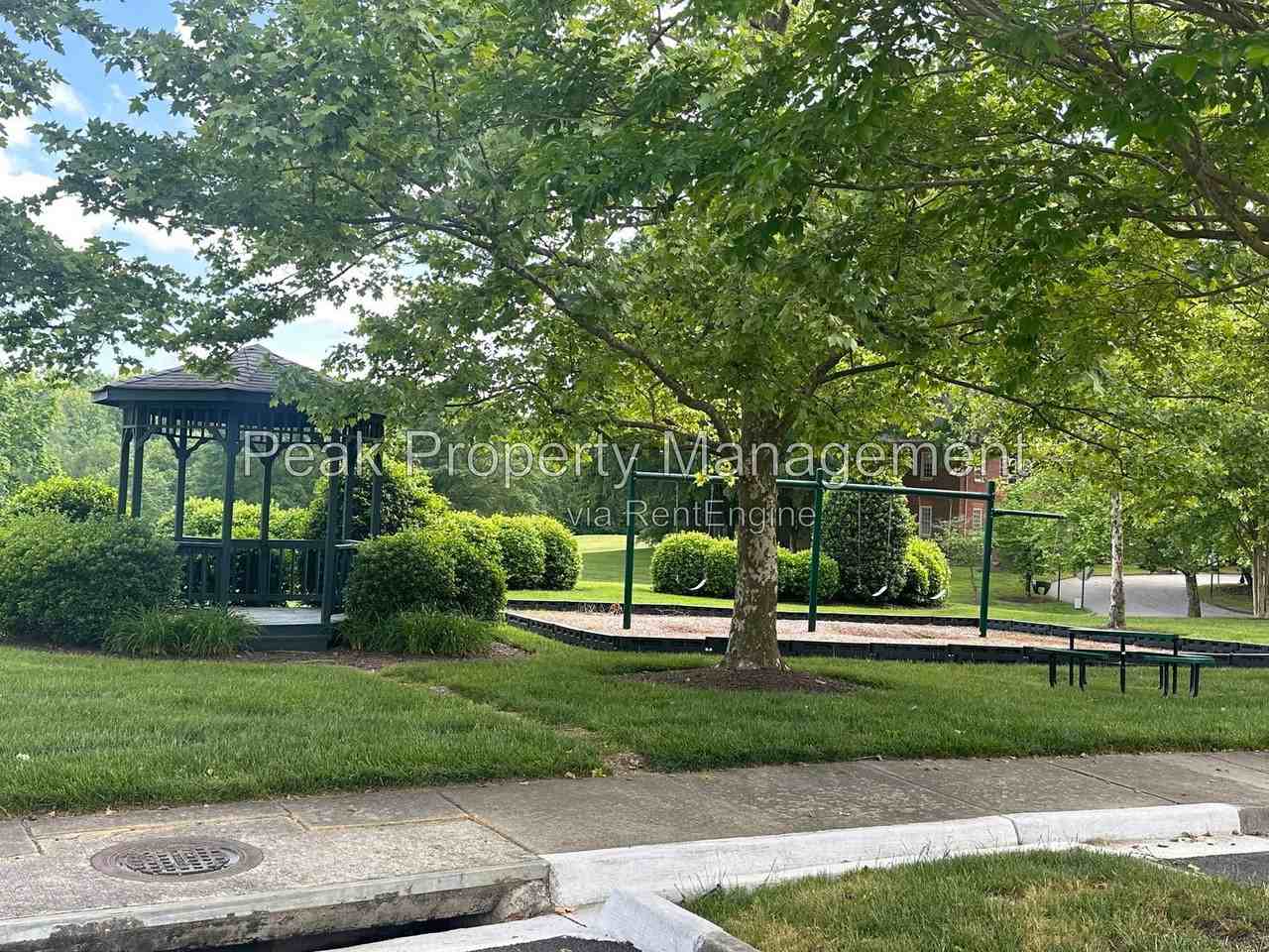 701 Masters Row #J - Photo 5 of 8