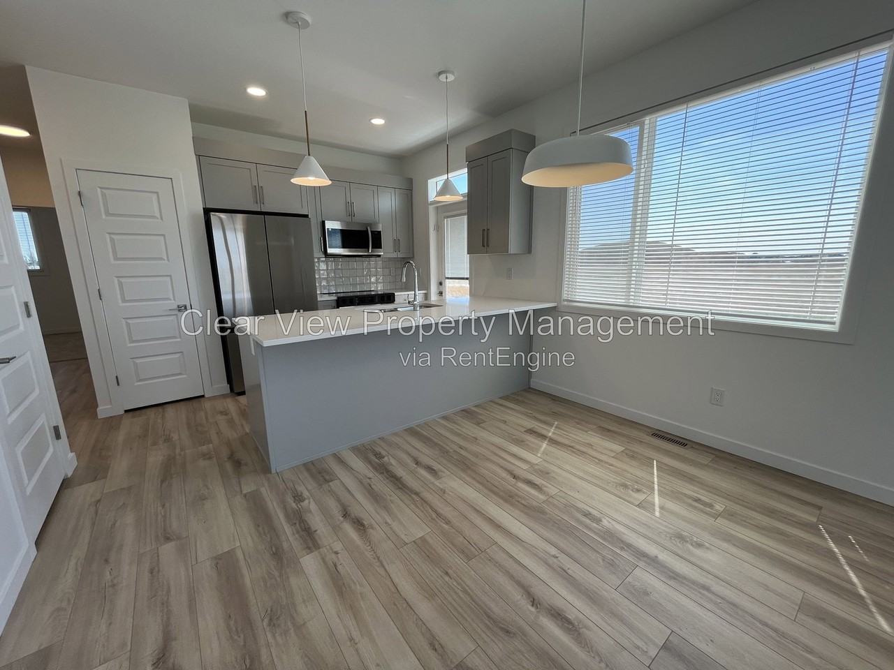 319 Aquitania Blvd W - Photo 3 of 20