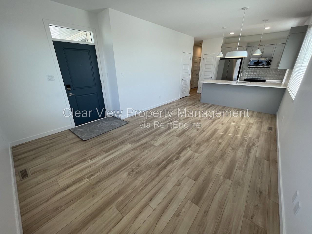 319 Aquitania Blvd W - Photo 5 of 20