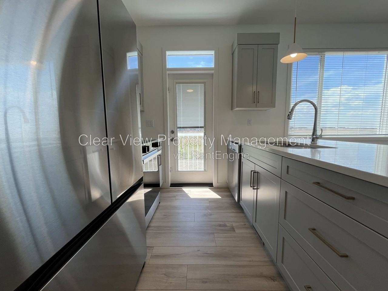 319 Aquitania Blvd W - Photo 7 of 20