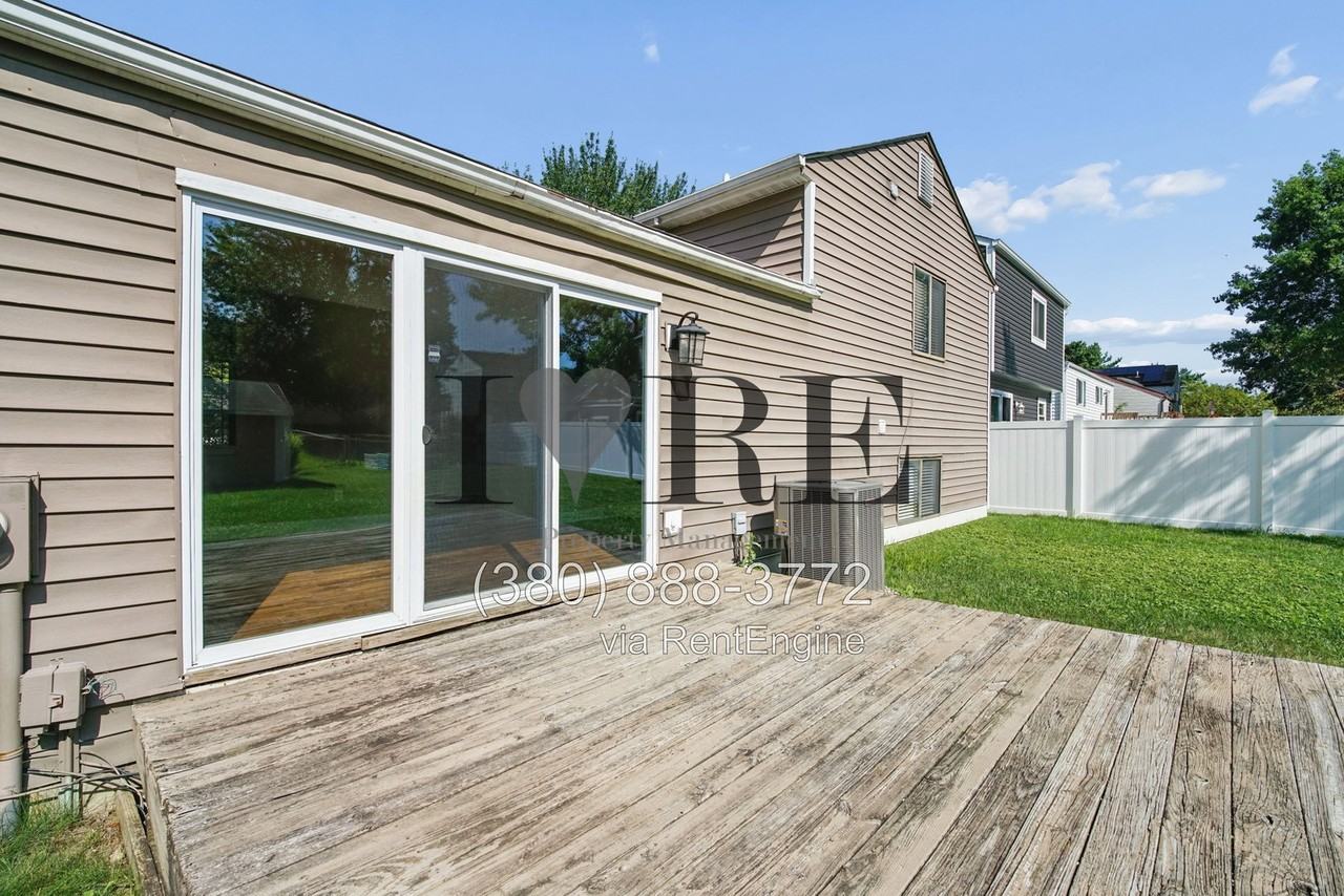 8376 Covered Wagon Ct - Photo 7 of 43