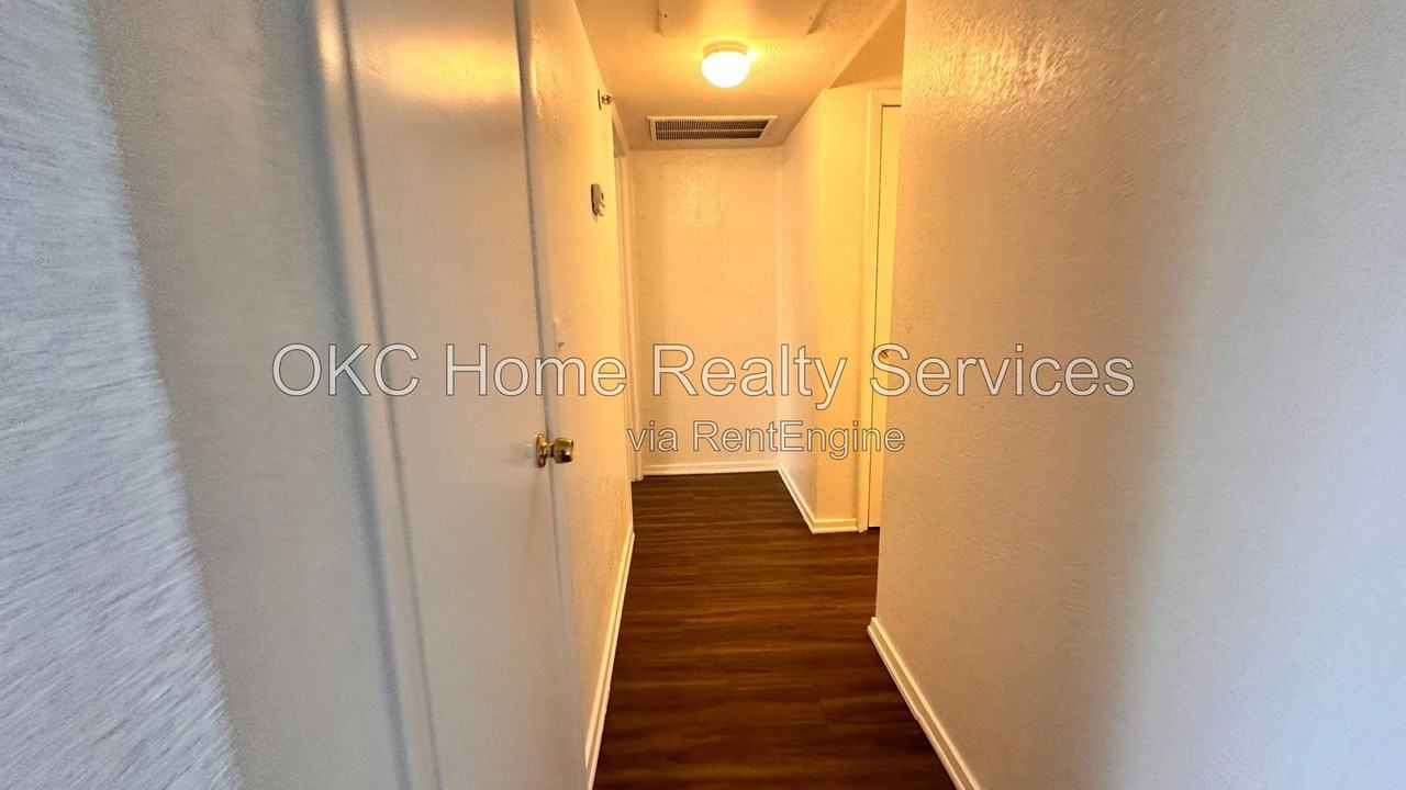 712 Ne 27th St #4 - Photo 7 of 15