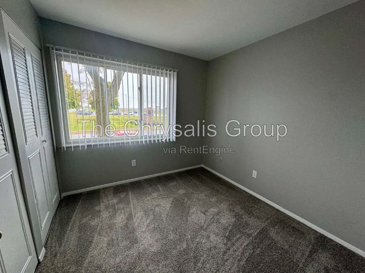 606 E Mckinley Rd #2D - Photo 5 of 9