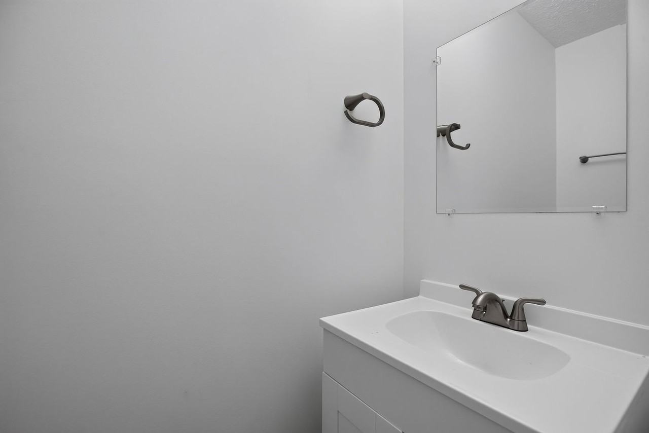 19 Dale Dr - Photo 5 of 15
