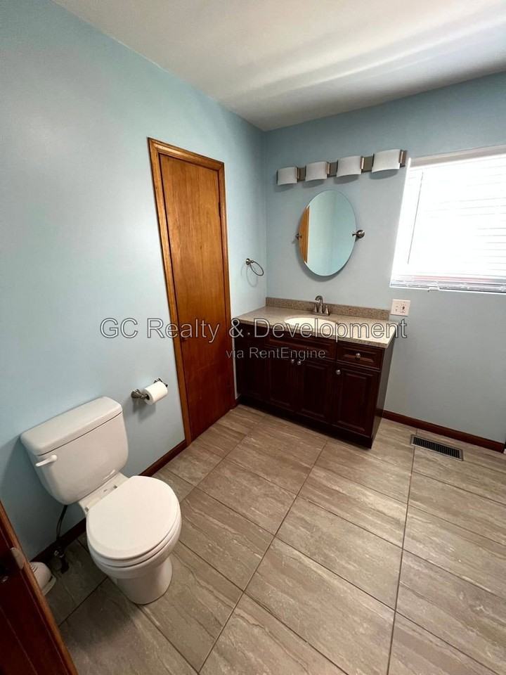 4447 N Melvina Ave #1 - Photo 6 of 12