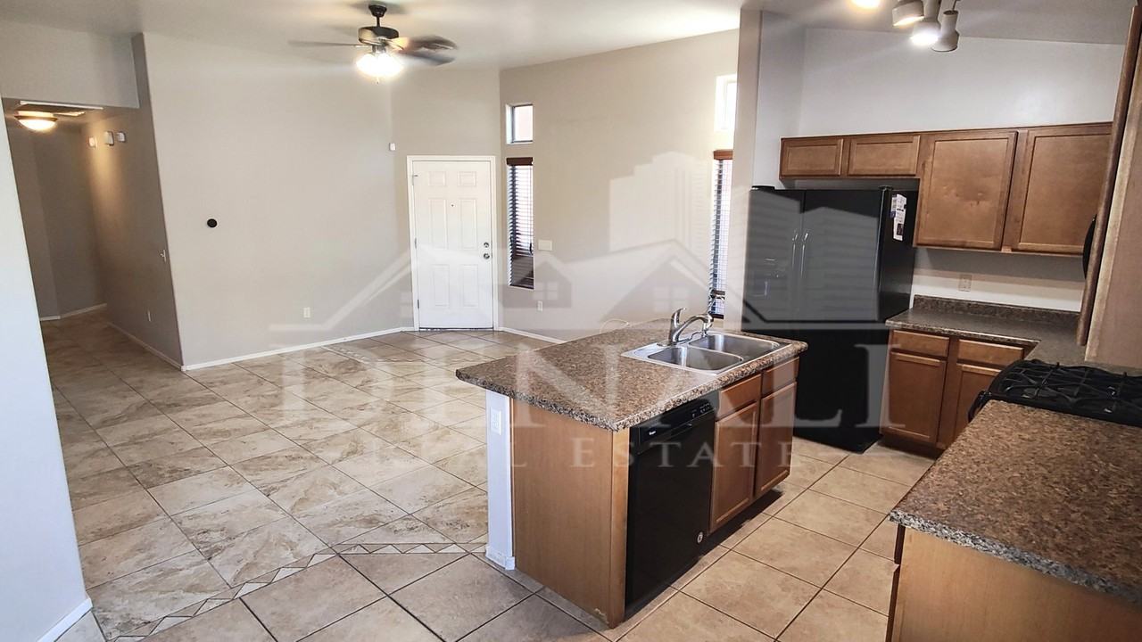 2155 E Calle Gran Desierto - Photo 3 of 18