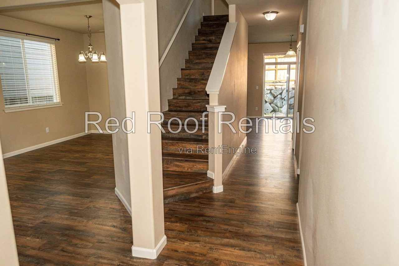 1441 Farina Loop Se - Photo 7 of 50