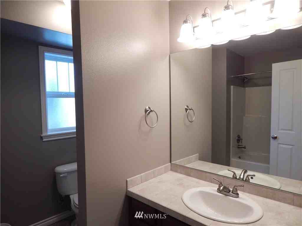 321 Hardie Ave Nw #B - Photo 4 of 24