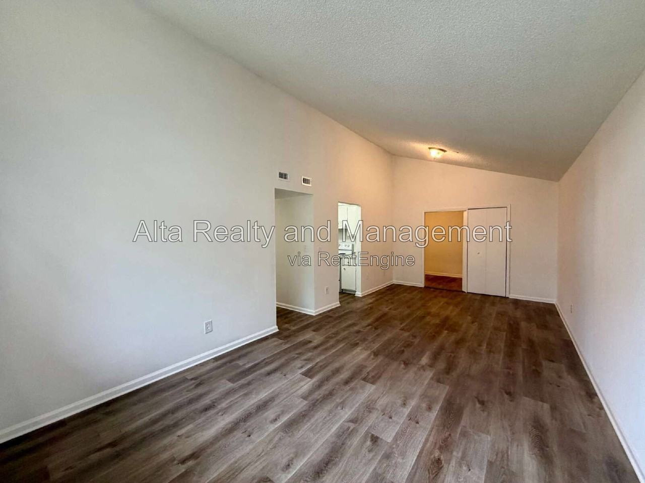 8113 San Jose Manor Dr E #3 - Photo 4 of 15