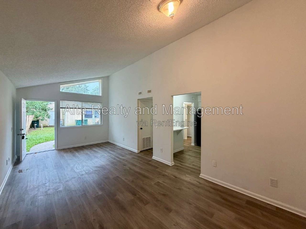 8113 San Jose Manor Dr E #3 - Photo 5 of 15