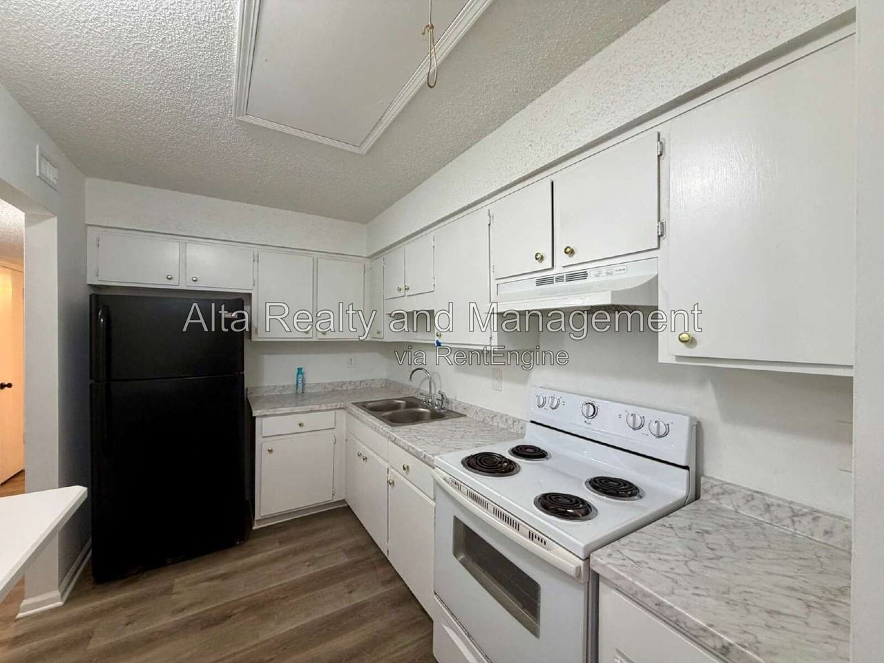 8113 San Jose Manor Dr E #3 - Photo 6 of 15