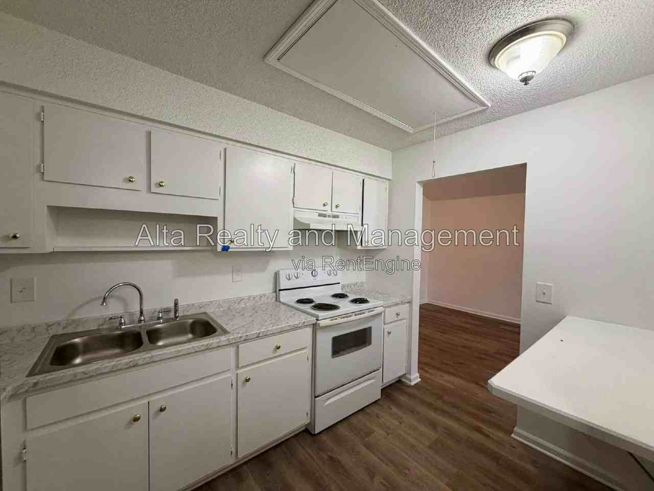 8113 San Jose Manor Dr E #3 - Photo 7 of 15