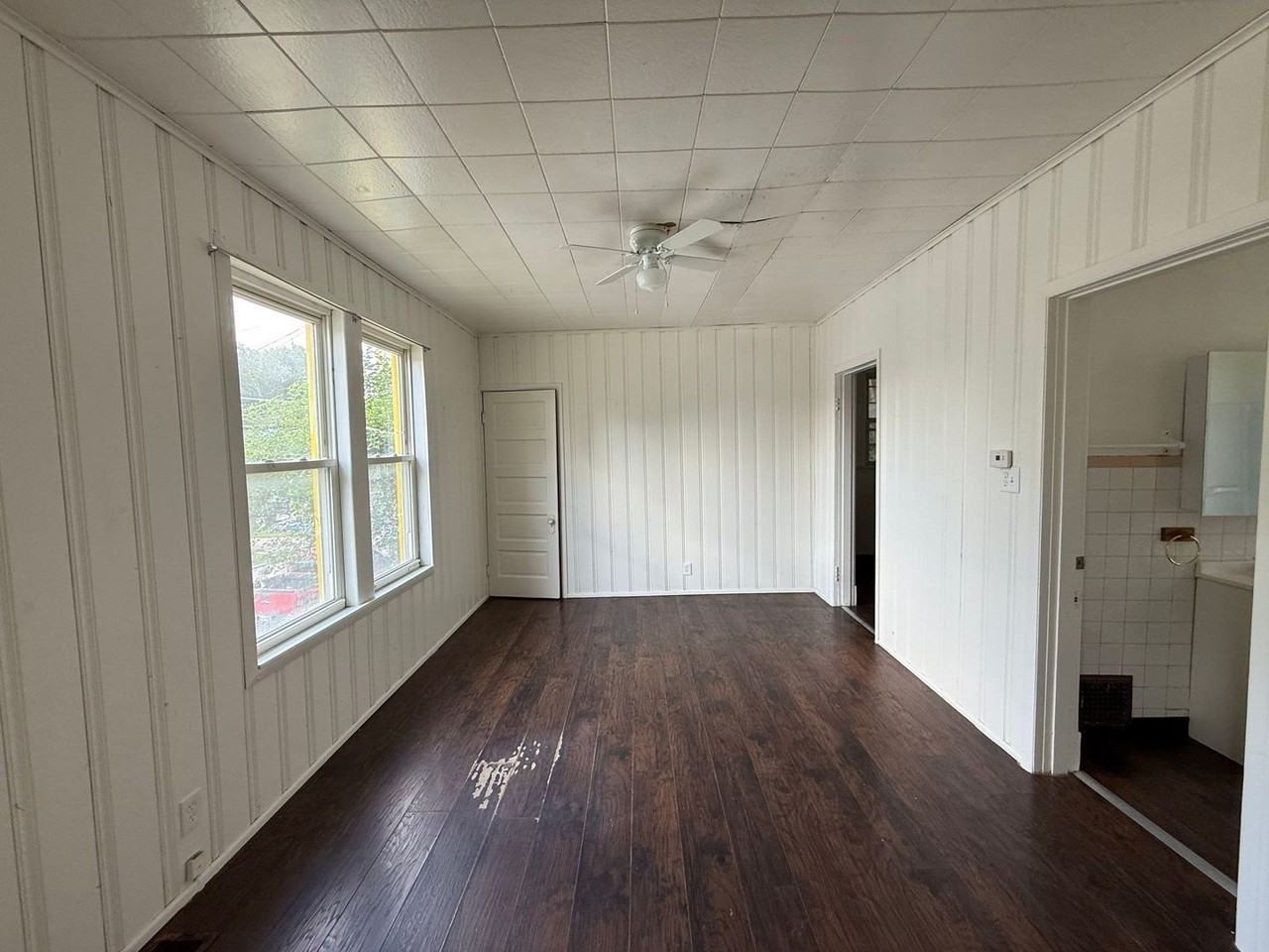 6801 Fairpark Ave - Photo 4 of 11