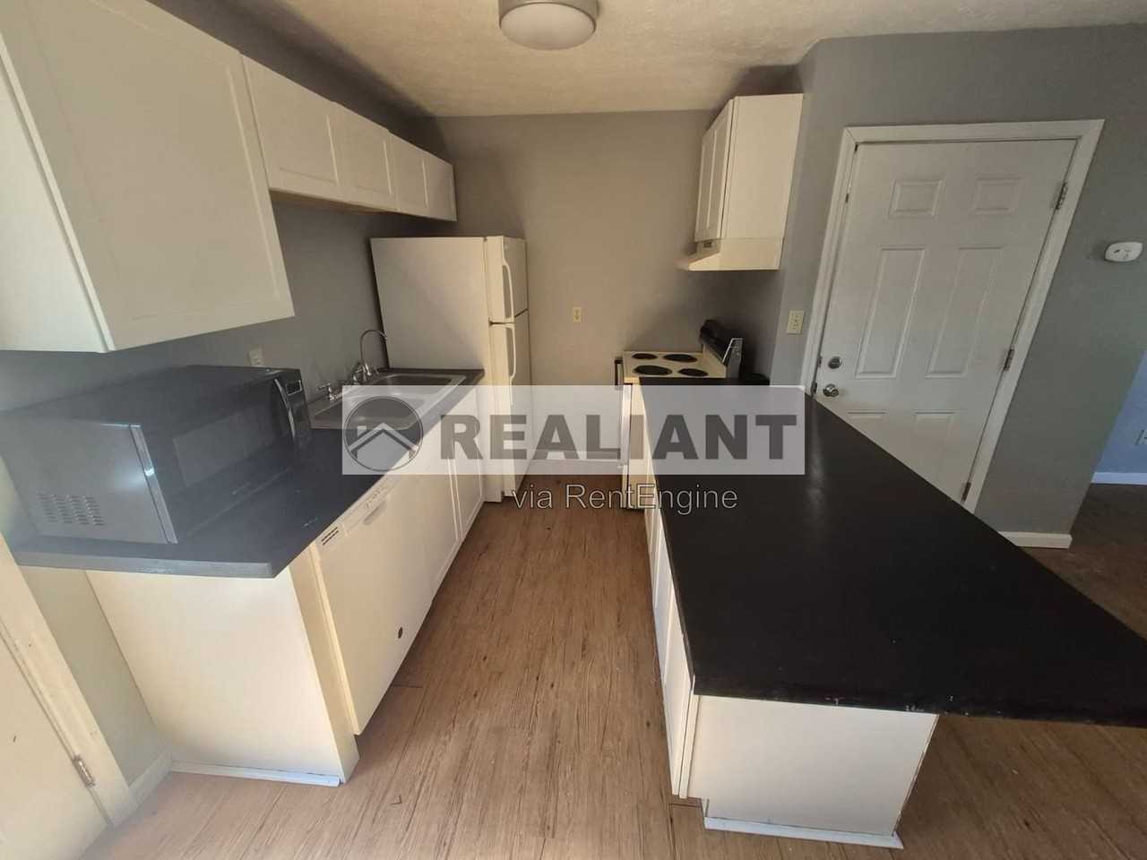 105 Williams St #3 - Photo 4 of 12