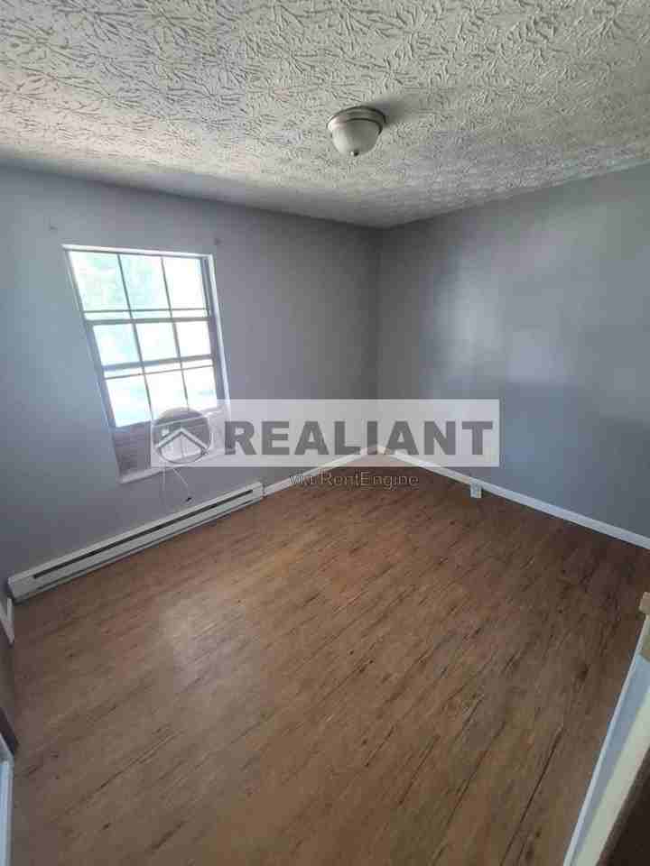105 Williams St #3 - Photo 7 of 12