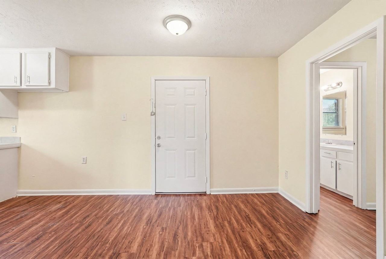 10227 Glenmawr Dr - Photo 5 of 26