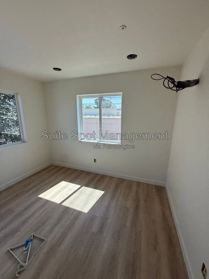 2206 Conquista Ave #A - Photo 2 of 27