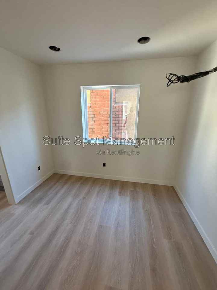 2206 Conquista Ave #A - Photo 3 of 27