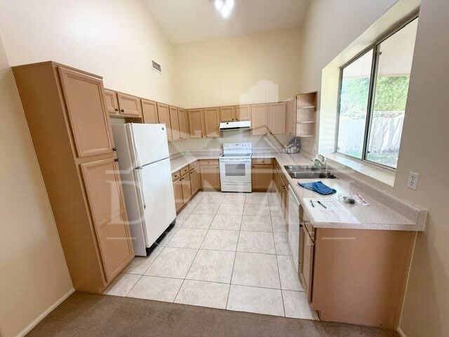 797 N Gregory Pl - Photo 4 of 14