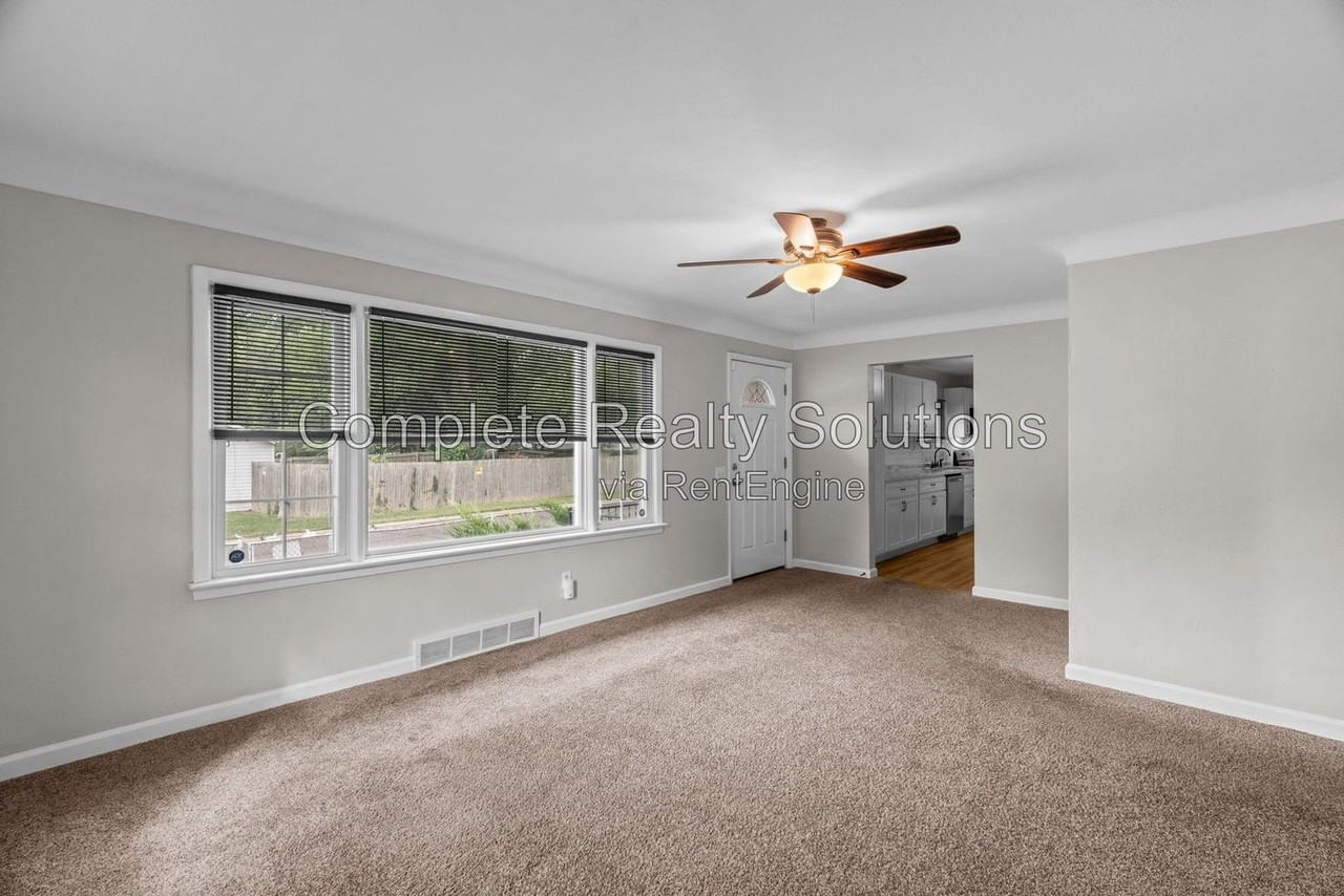 201 Sadonia Ave - Photo 4 of 34