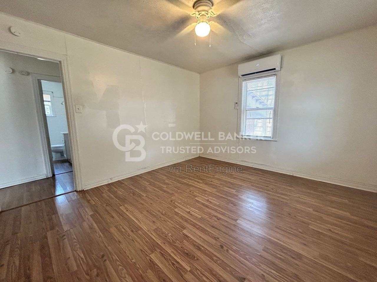 114 Avenue V - Photo 4 of 11