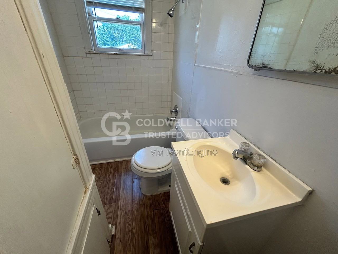 114 Avenue V - Photo 7 of 11