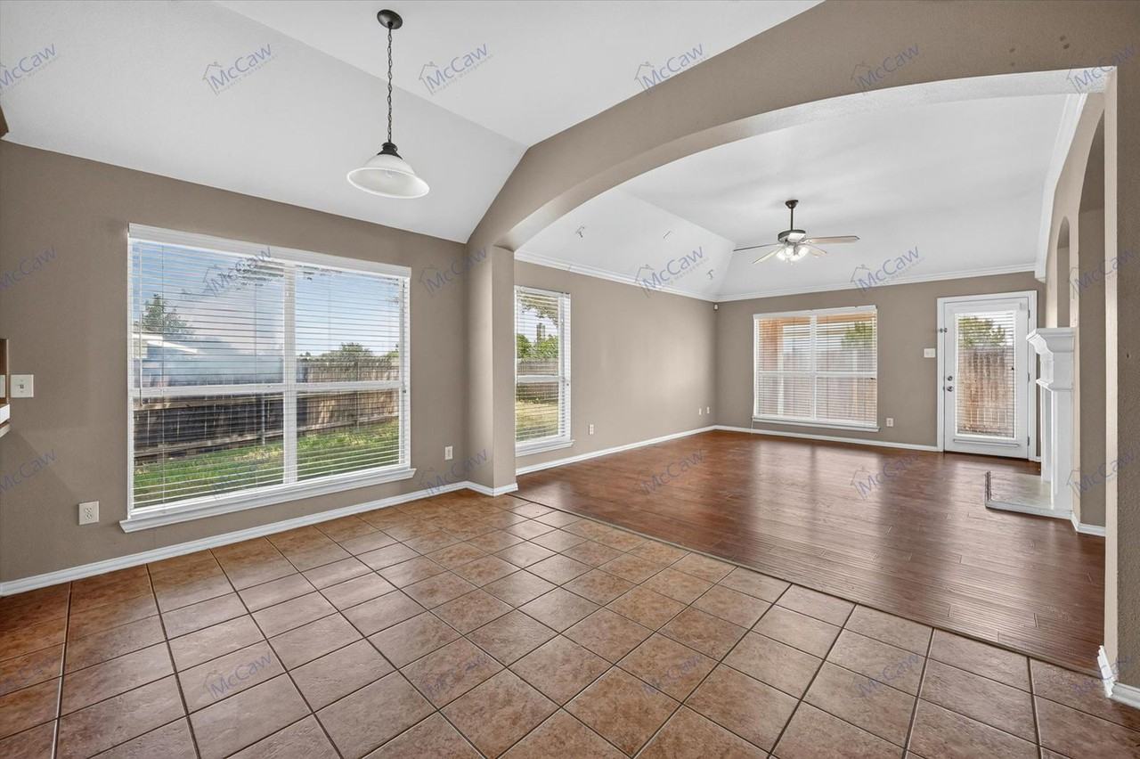 9068 Weller Ln - Photo 4 of 19