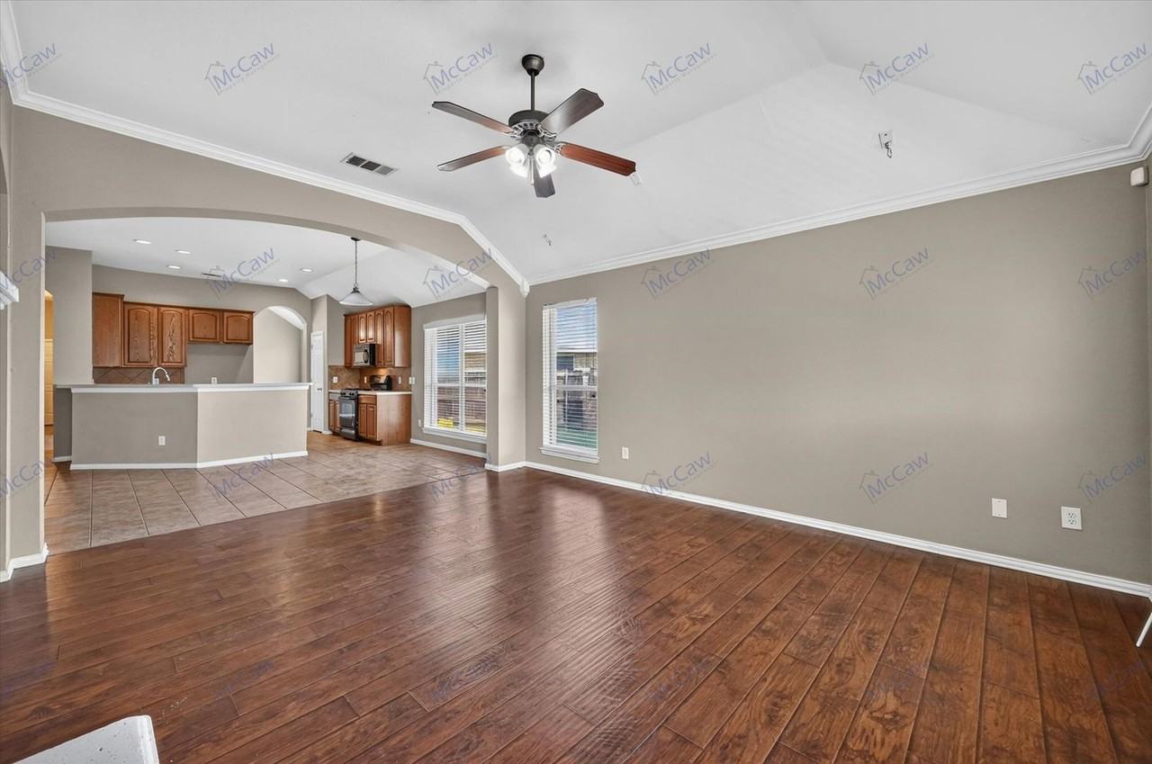 9068 Weller Ln - Photo 5 of 19