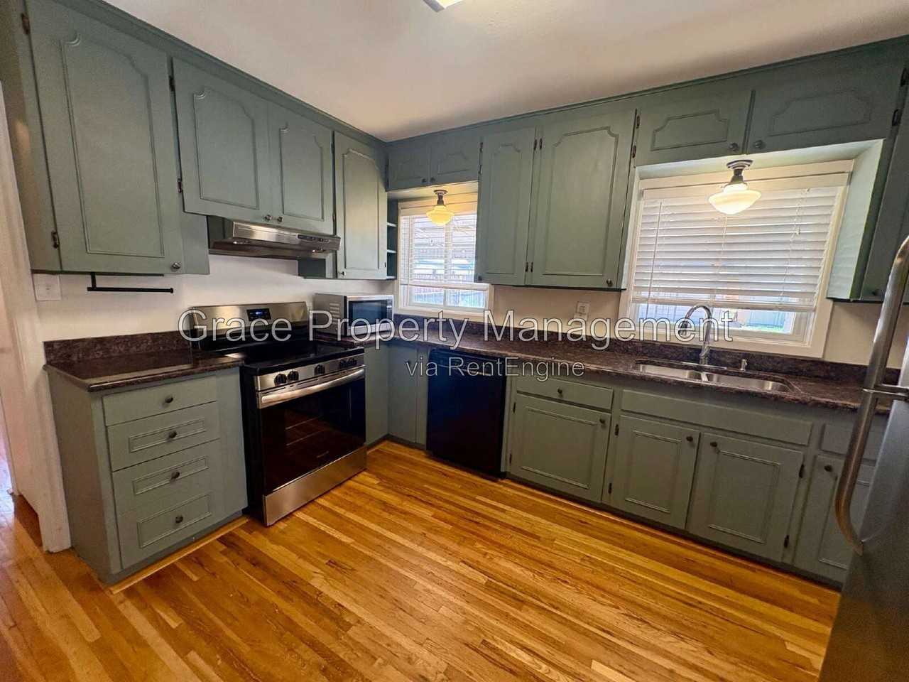 4340 S Huron St - Photo 5 of 15