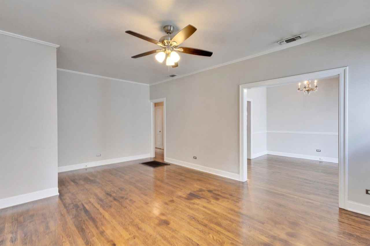 1511 W 30th St - Photo 5 of 40