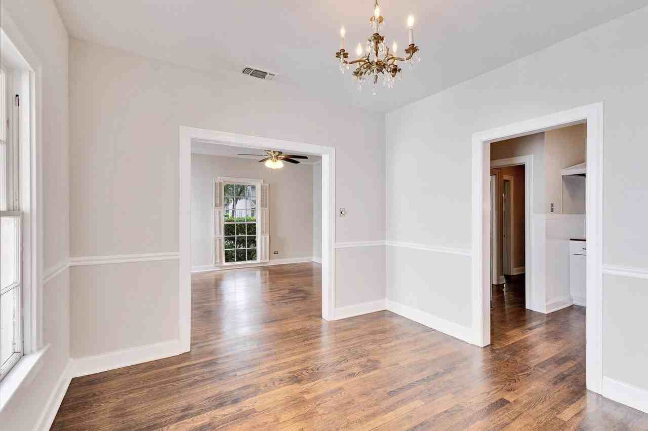 1511 W 30th St - Photo 6 of 40