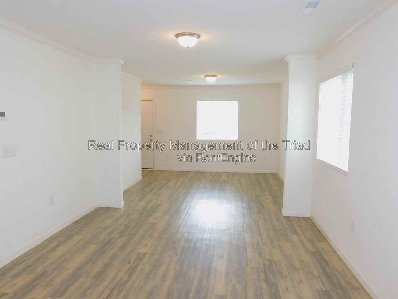 719 Torbay Dr - Photo 2 of 26