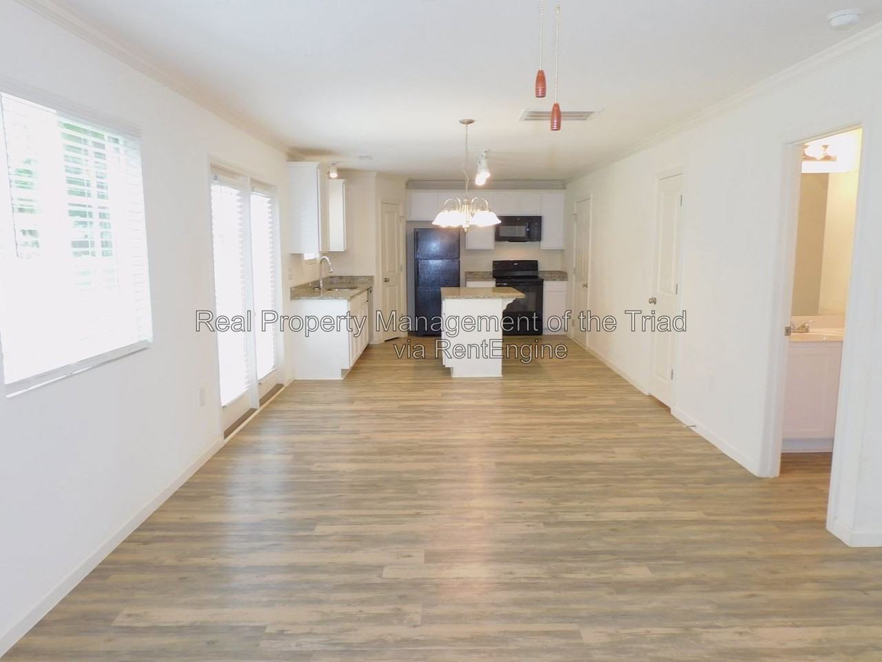 719 Torbay Dr - Photo 4 of 26