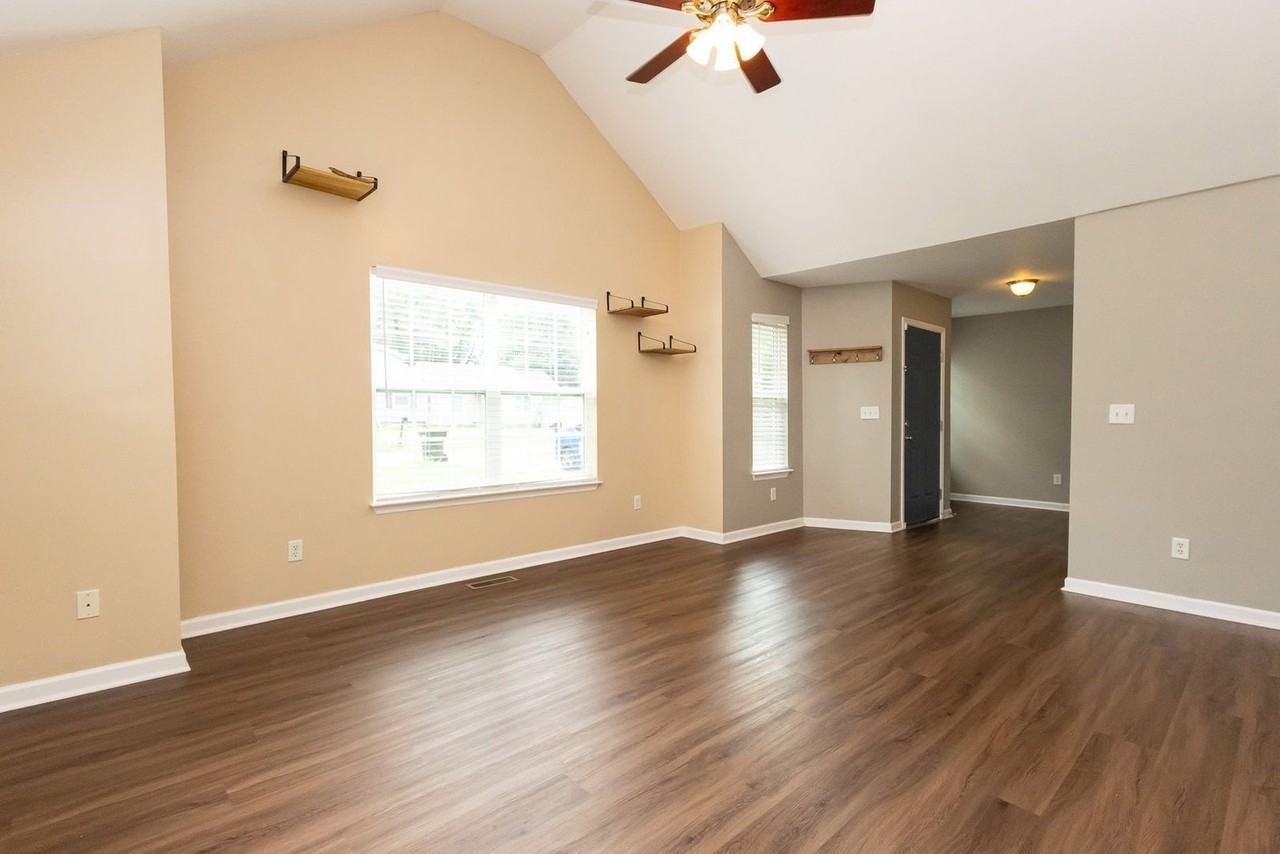 4705 Montview Dr - Photo 5 of 23