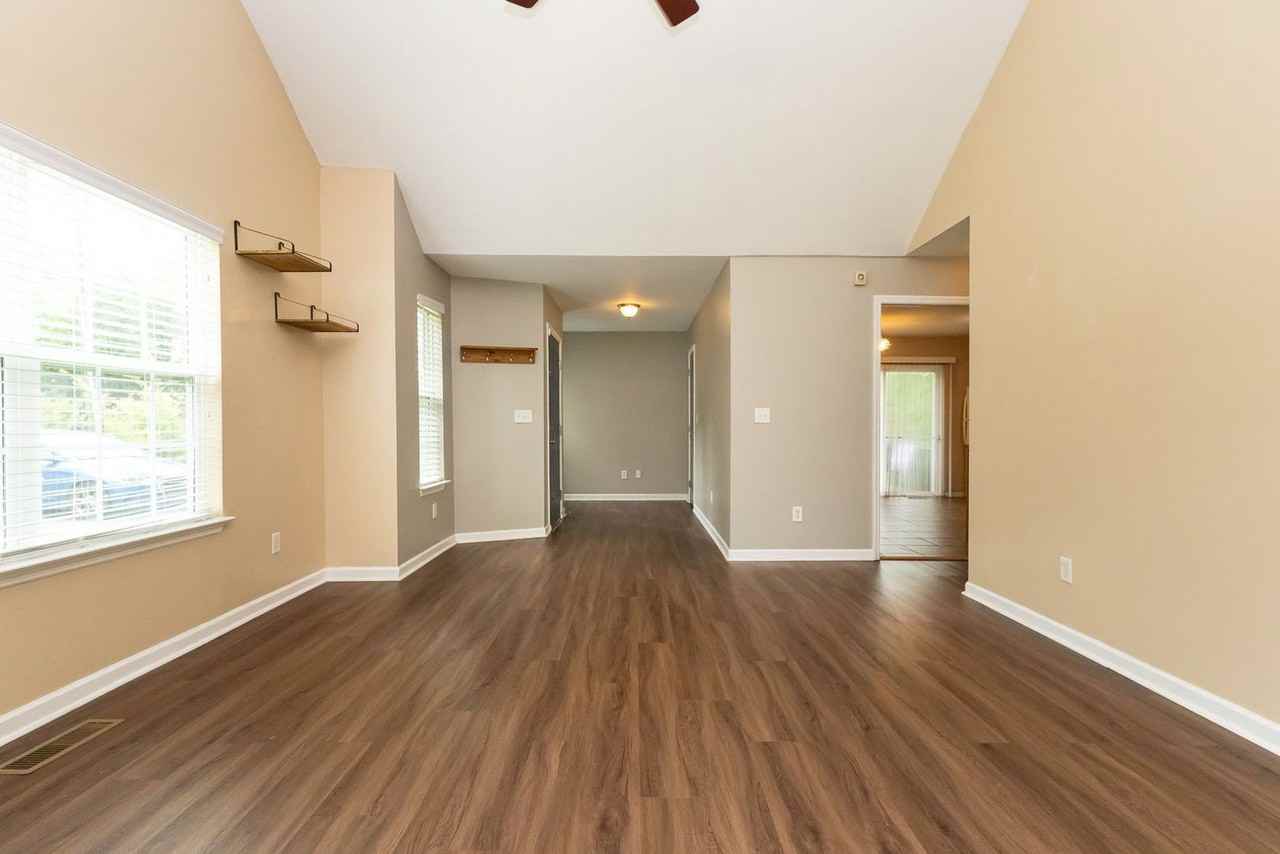 4705 Montview Dr - Photo 6 of 23