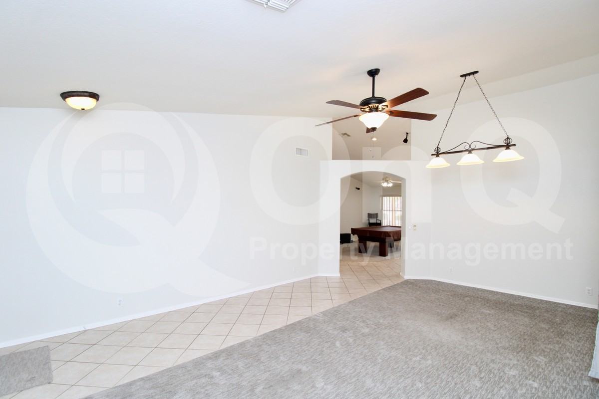 913 E Gary Ln - Photo 6 of 25