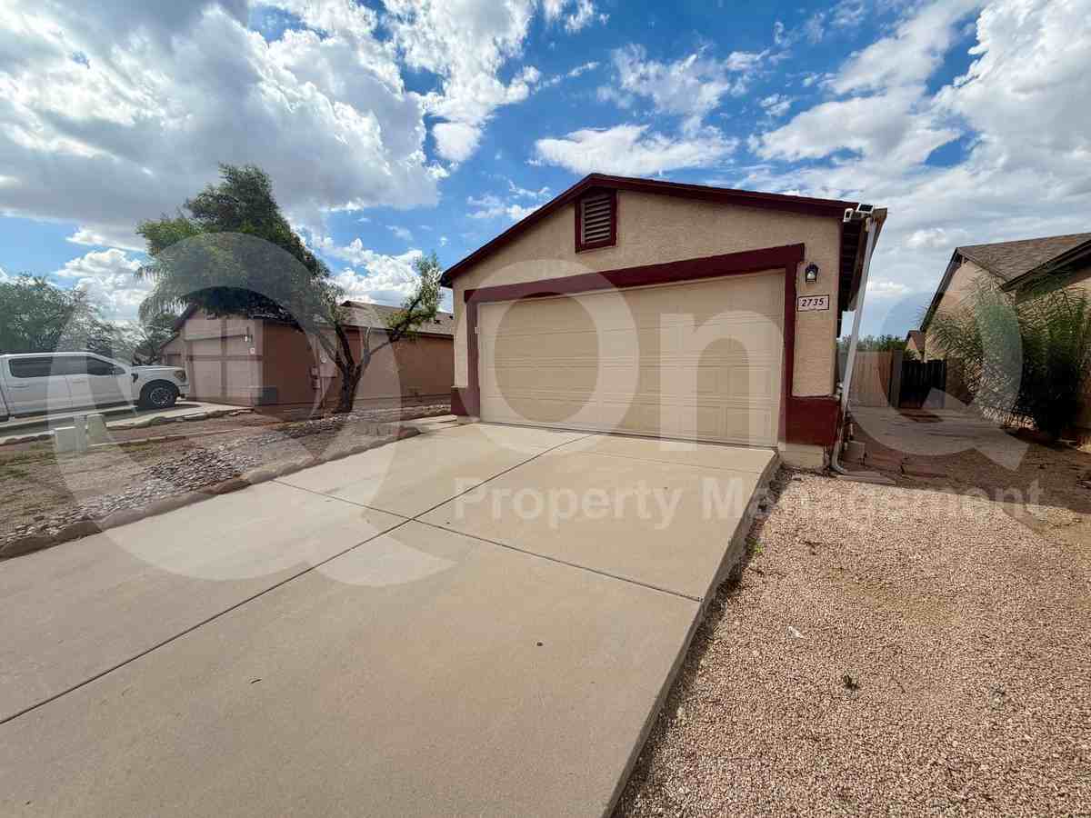 2735 E Liverpool Dr - Photo 2 of 20