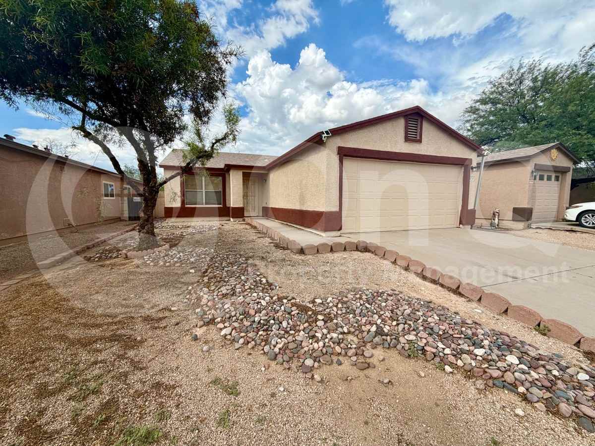 2735 E Liverpool Dr - Photo 3 of 20