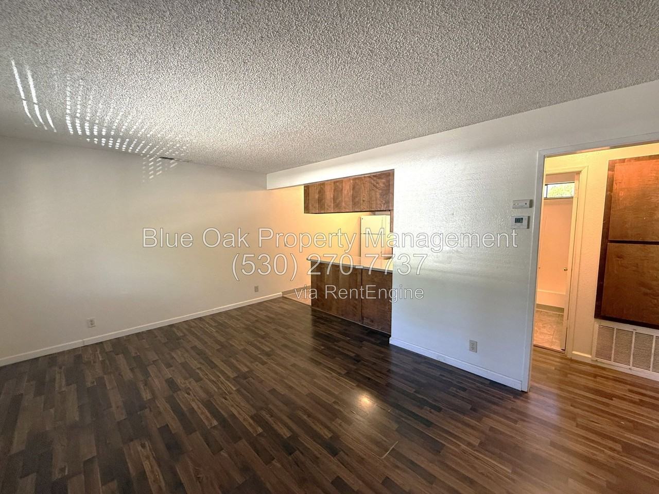 985 Salem St - Photo 3 of 9