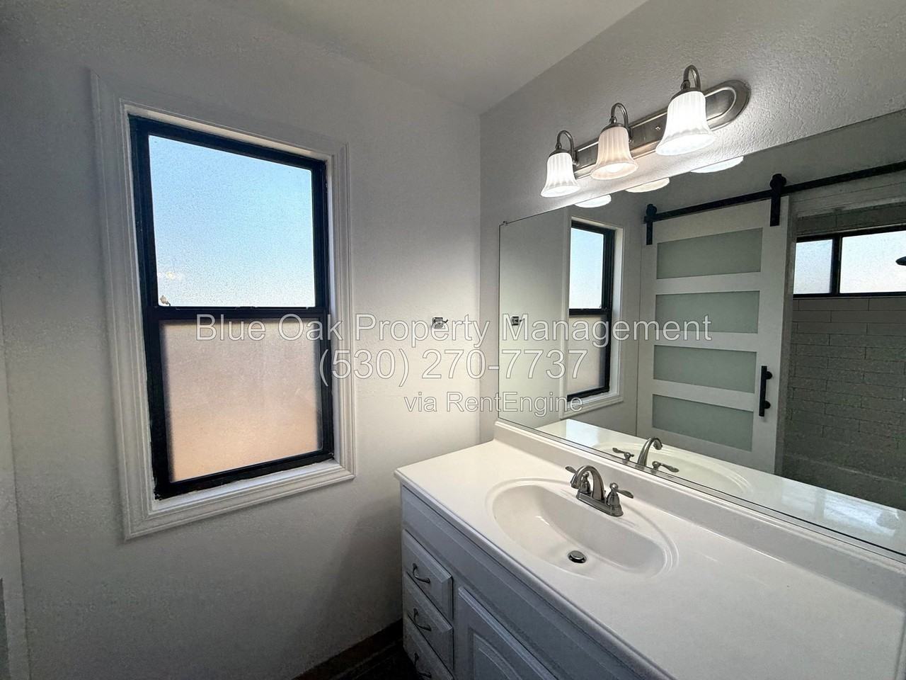 1515 Hemlock St #B - Photo 6 of 12