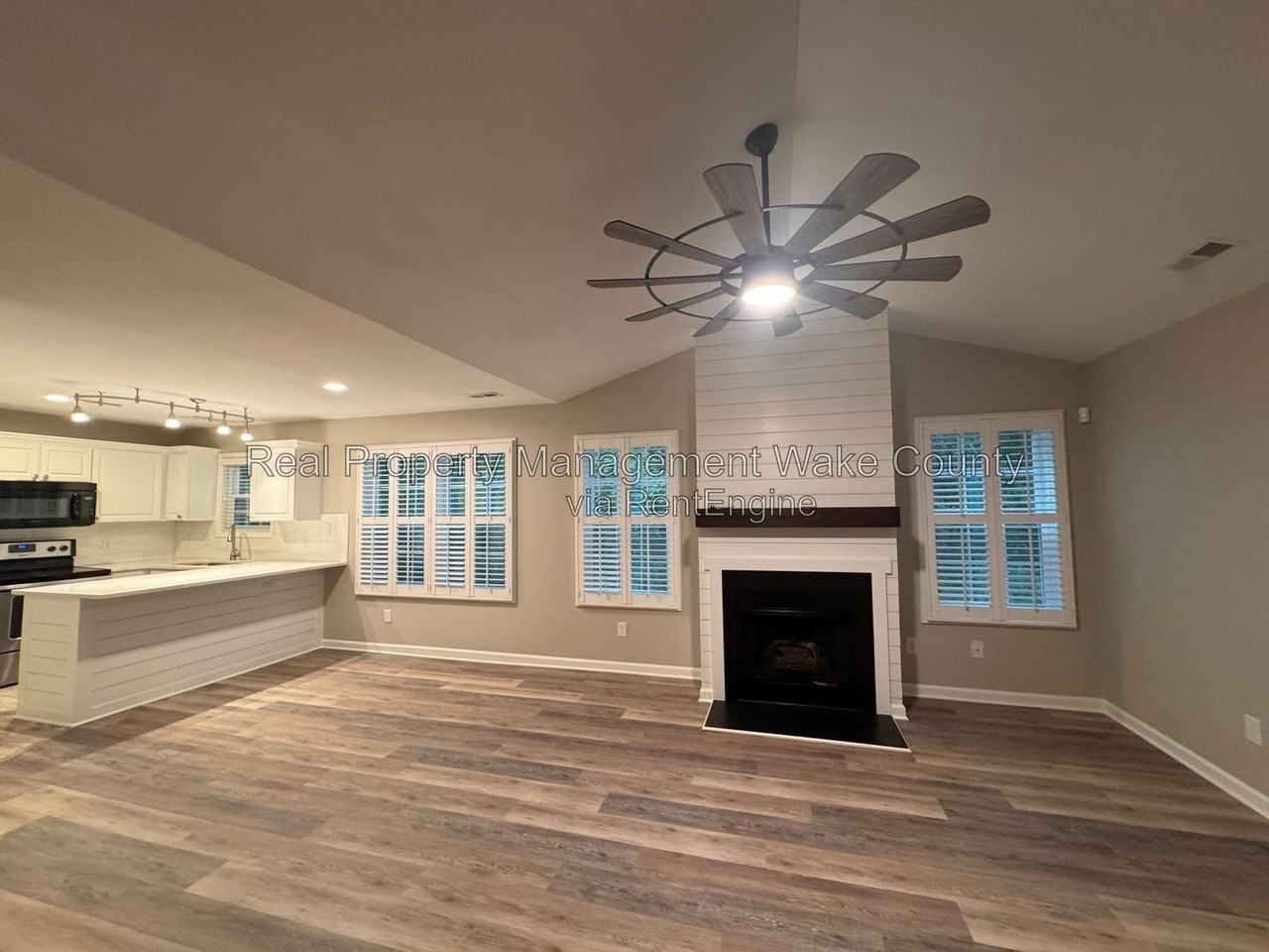4021 Wellington Ridge Loop - Photo 2 of 33