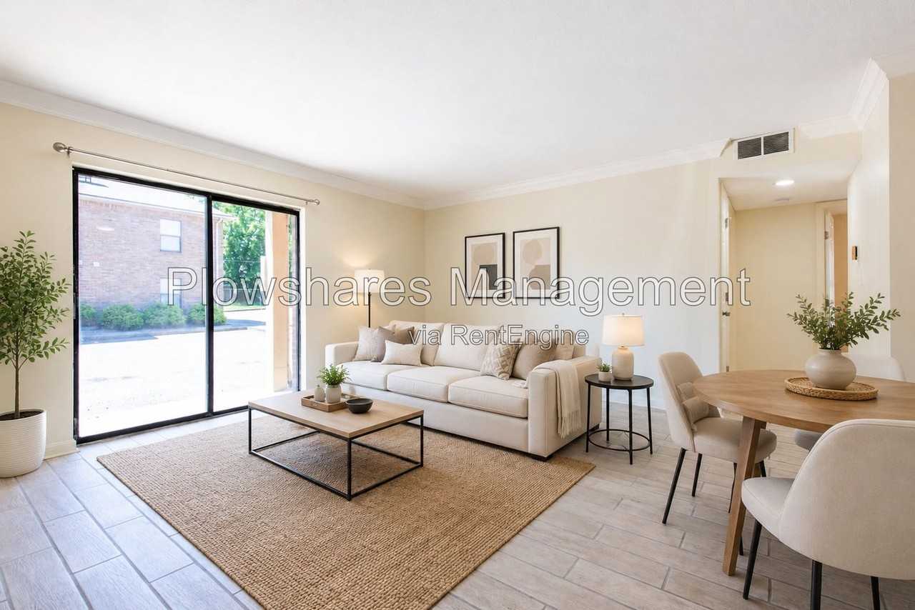 106 E Florence Ave #13
