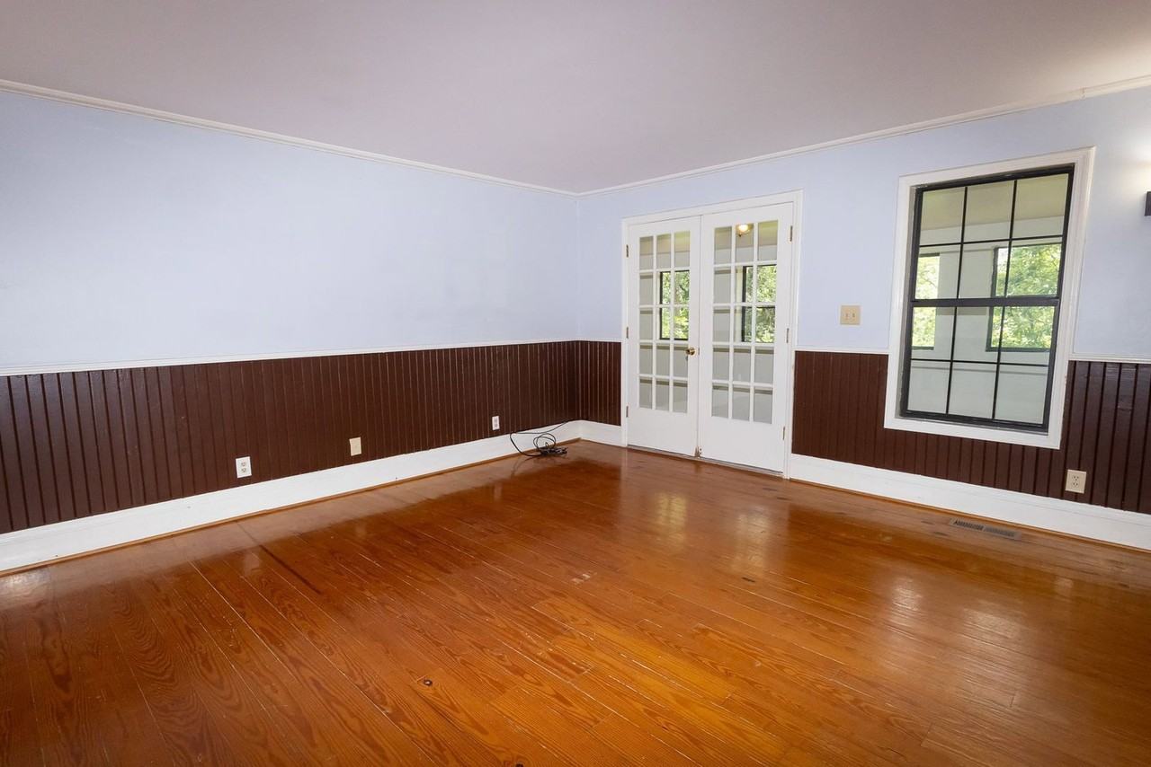 3259 Ozark Cir - Photo 4 of 28