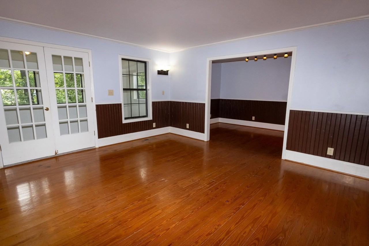 3259 Ozark Cir - Photo 5 of 28
