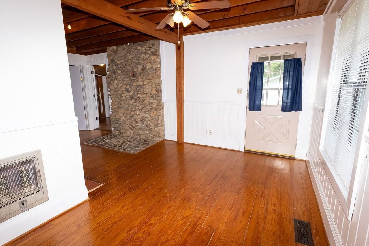 3259 Ozark Cir - Photo 7 of 28